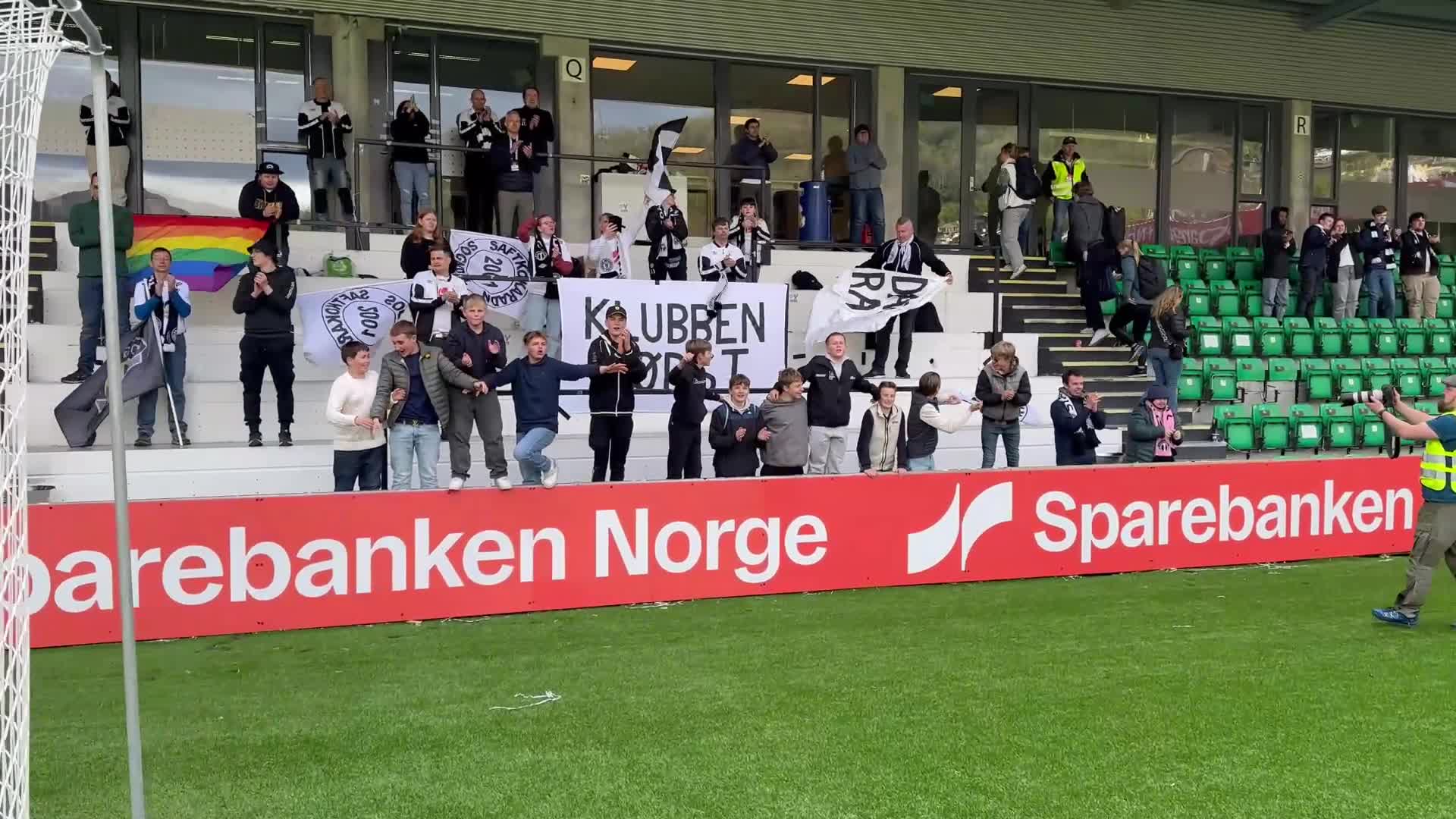 Feiring og ropet med Saftkokaradn!
