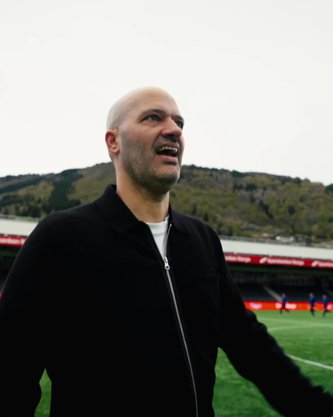 Fornøgd hovudtrenar